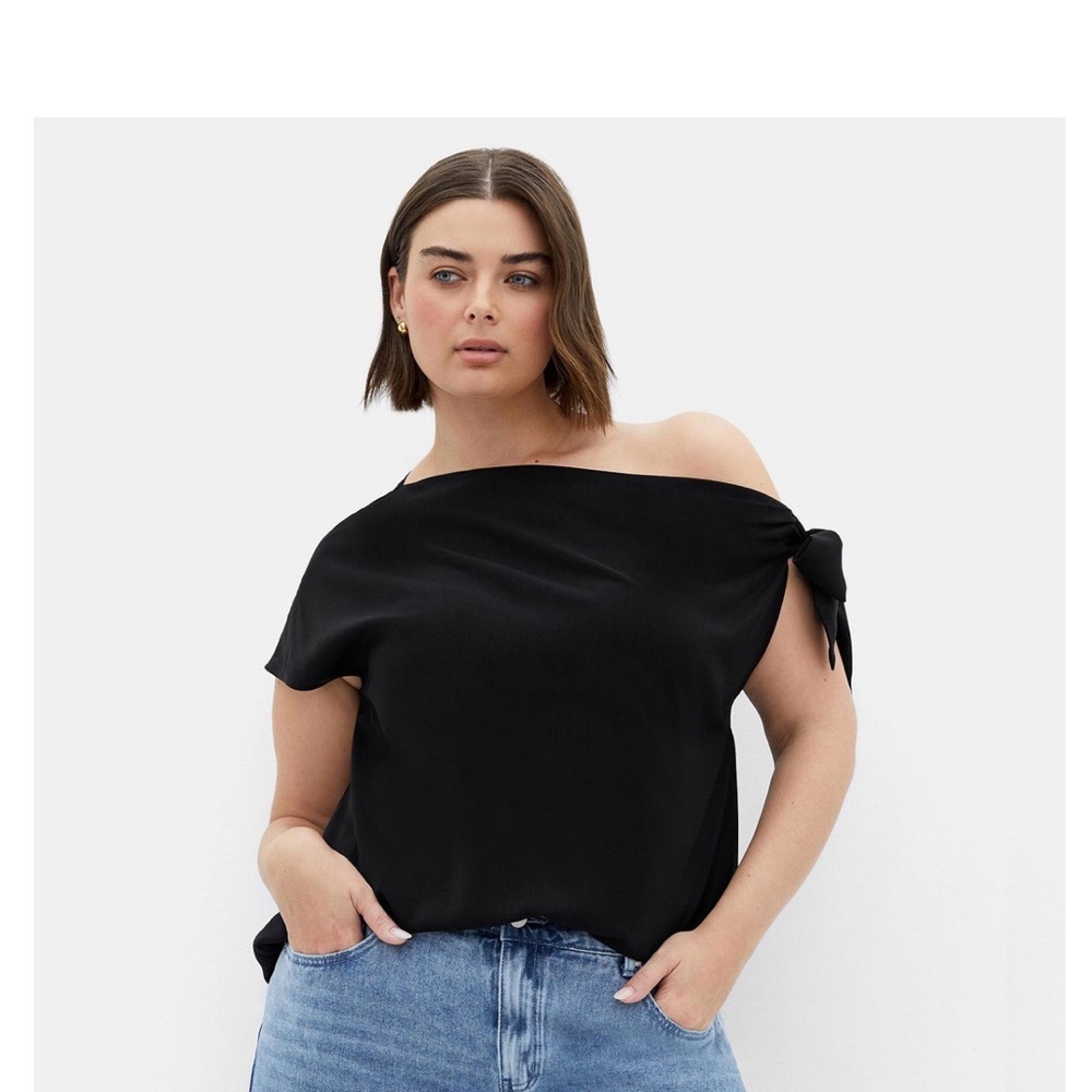 City Chic Black Off-Shoulder Blouse